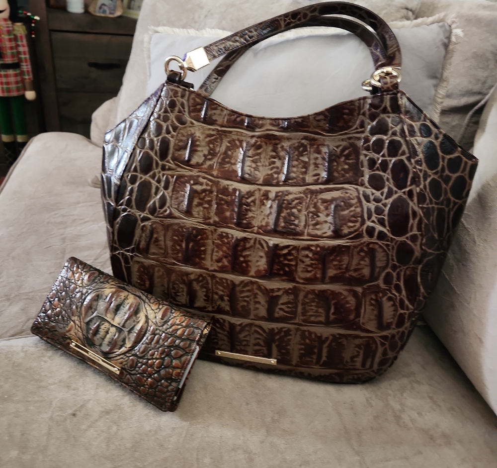 Elegant Brown Crocodile Pattern Women's Bag Set